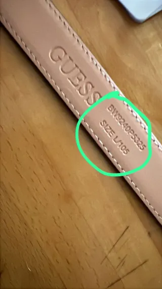 Cinturón Guess Negro Hebilla Triángulo