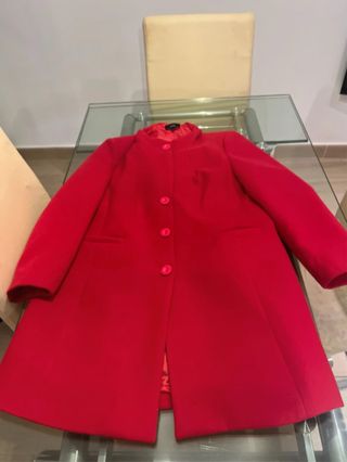 Abrigo rojo elegante