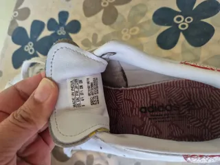 Zapatillas Adidas Blancas y Rojas