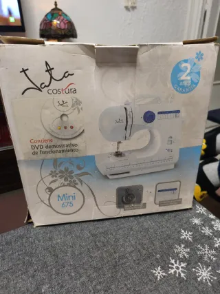 Máquina de coser Jata Mini 675