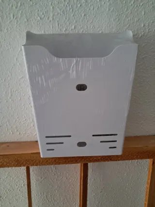 Buzón de publicidad blanco tenemos varios a 8 la u