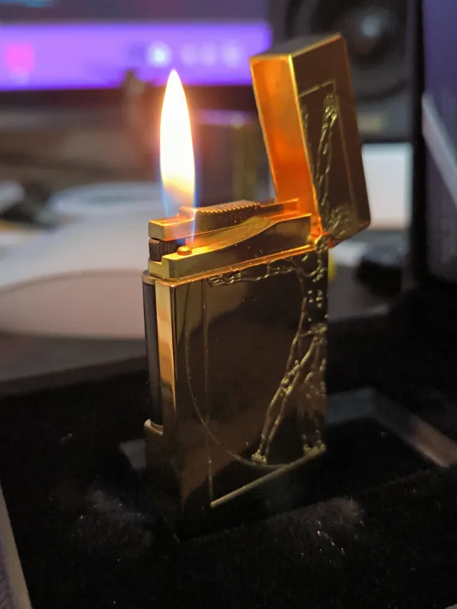 Dupont dorado Made in Paris l.da vinci