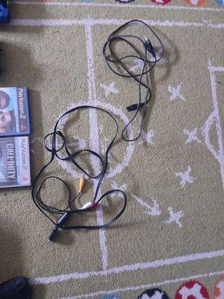 PS2 con 2 mandos y 6 juegos