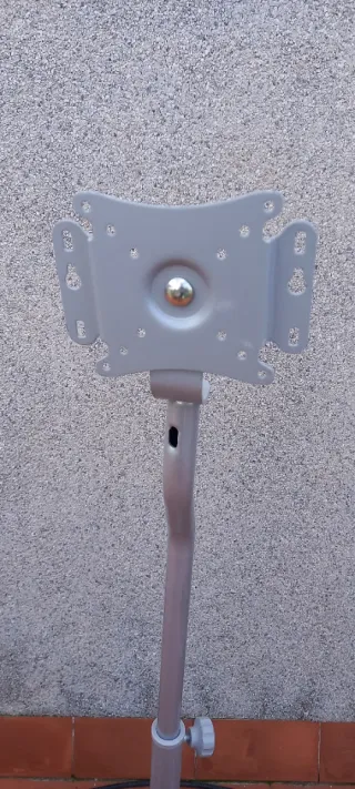 Soporte de pie para TV con ruedas