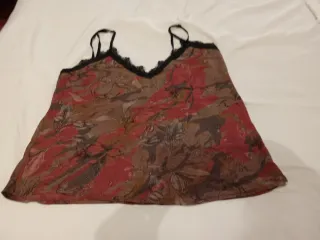 Camiseta tirantes estampado floral