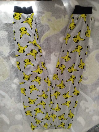 Pijama Pikachu niño calentito. Talla 11-12años