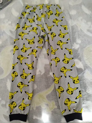 Pijama Pikachu niño calentito. Talla 11-12años