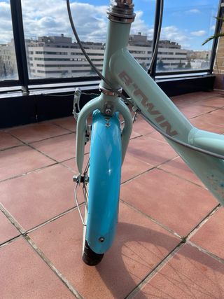 Bicicleta infantil Decathlon azul 20 pulgadas