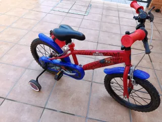 Bicicleta Spiderman 16 con ruedines