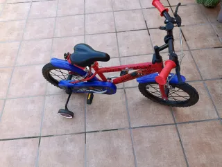 Bicicleta Spiderman 16 con ruedines