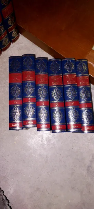 Historia de España por Manuel Toñun de Lara.