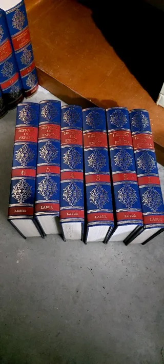 Historia de España por Manuel Toñun de Lara.