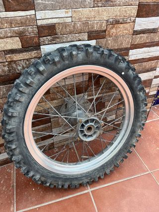 Rueda trasera RRT