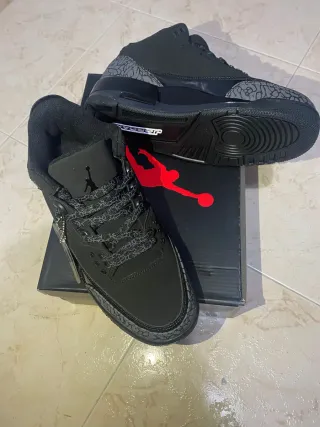 Zapatillas Jordan Negras y Grises