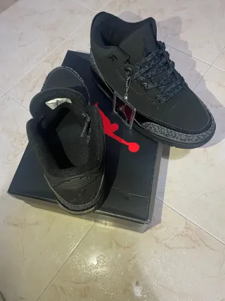 Zapatillas Jordan Negras y Grises