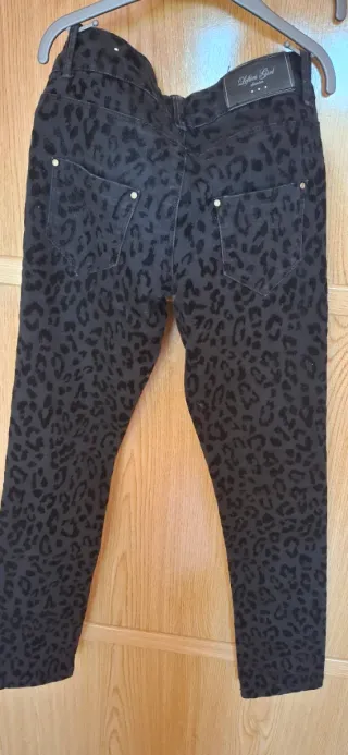 Pantalón niña estampado leopardo 7-8 años