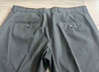 Pantalón de traje negro chico