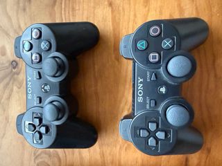 Consola PS3 Sony Negra + 2 Mandos + 8 Juegos