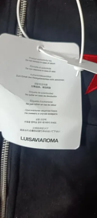 Felpa nera con stelle rosse