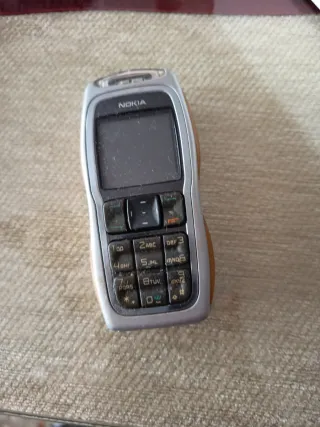 Teléfono Móvil Nokia Plata y Beige