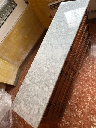 Tocador/Cómoda de madera con mármol