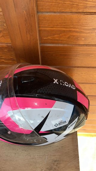 Casco de moto AXXIS rosa y negro