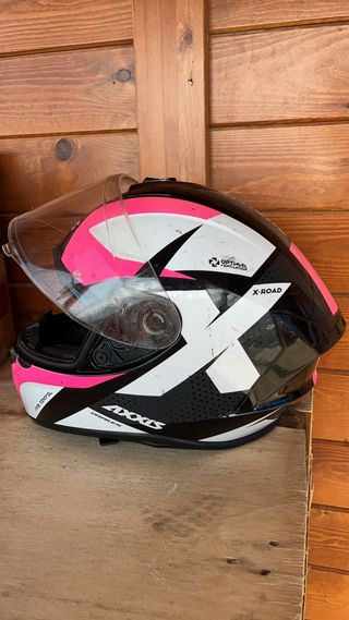 Casco de moto AXXIS rosa y negro