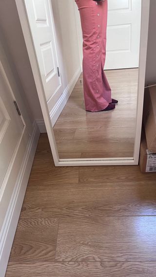 Pantalón campana coral con estrellas