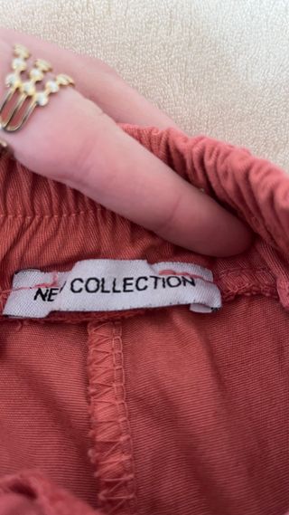 Pantalón campana coral con estrellas