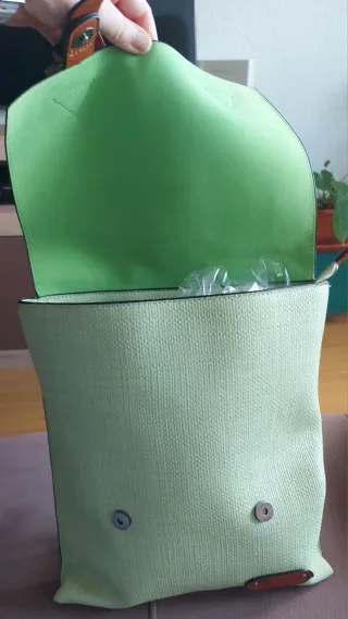 Mochila polipiel verde y marrón nueva