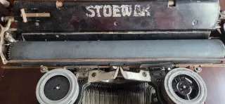Máquina de escribir Stoewer antigua