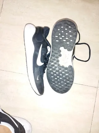 Zapatillas Nike Negras y Blancas