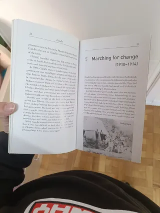 Oxford Bookworms Factfiles: Gandhi: Level 4: 14...