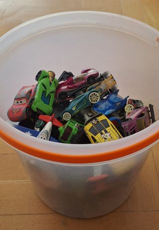 Gran colección de coches de juguete