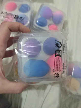 Pack 5 juegos con 4 esponjas de maquillaje + caja