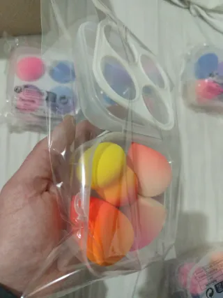Pack 5 juegos con 4 esponjas de maquillaje + caja