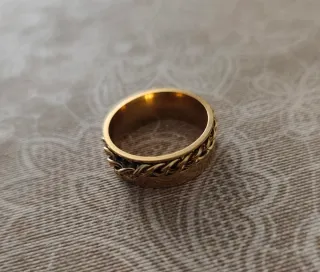 Anillo giratorio números romanos dorado