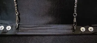 Bolso de fiesta negro con cadena