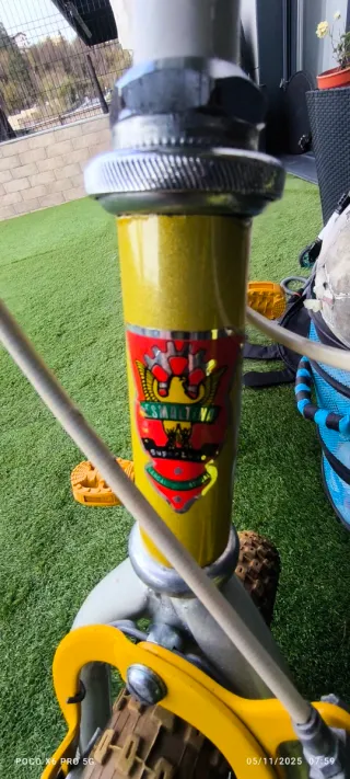 Bicicleta BMX Amarilla y Blanca