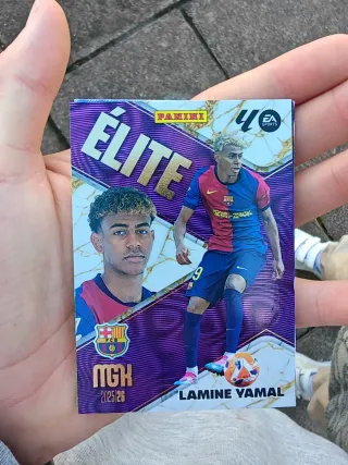 Carta Panini Élite Lamine Yamal 2025/26