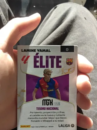 Carta Panini Élite Lamine Yamal 2025/26