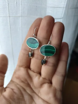 Pendientes de plata, malaquita y obsidiana