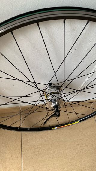 Rueda Bicicleta Carretera con Buje dynamo