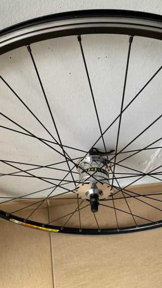 Rueda Bicicleta Carretera con Buje dynamo
