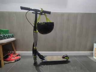 Patinete infantil Oxelo con casco