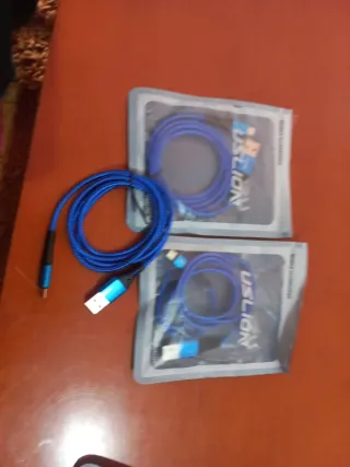 Cabo USB Azul Tipo C para Telemóvel 3x5=15€