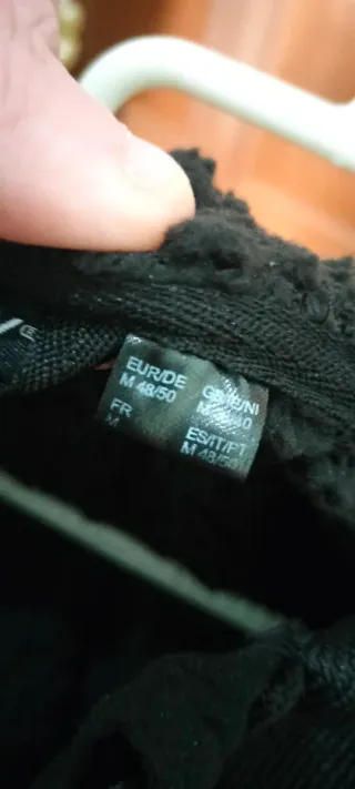 Chaqueta polar con capucha