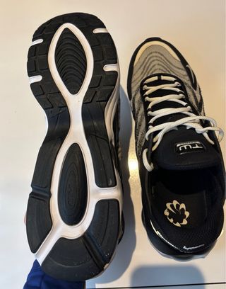 Zapatillas Nike Air Max TFW Negras y Blancas