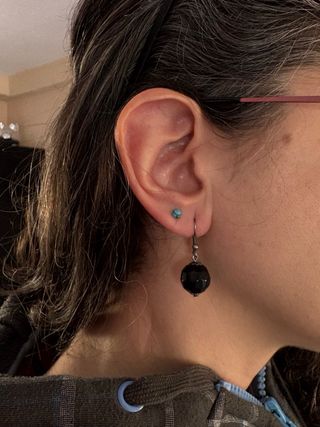 Cadena, colgante y pendientes