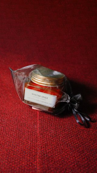 Candela profumata Winter Spice vetro rosso